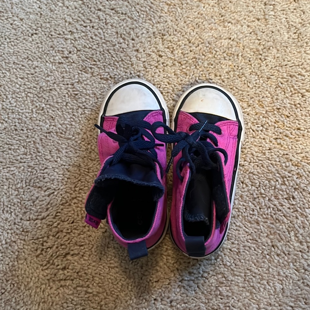 Toddler girl size 8 converse